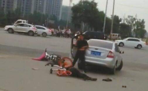 濟(jì)南女子街頭被前夫捅10多刀 仨小伙出手奪刀救人